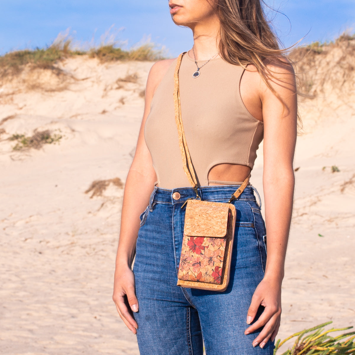 Natural Cork Crossbody Zipper Wallet with Phone Compartiment