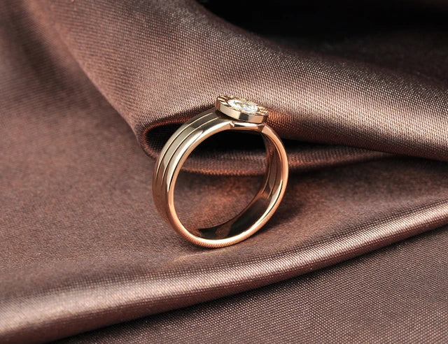 Classic women's titanium steel ring, ring with Roman numeral design, unique round shape, CZ crystal, elegant, for wedding anniversary