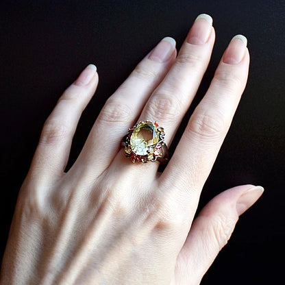 Fabulous statement ring for women, elegant dazzling light green zircon ring, gothic must-have party jewelry